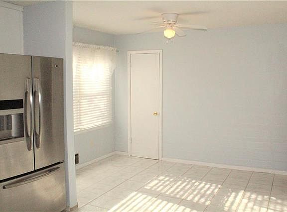 3rd image of 4821 Catherine Ave
