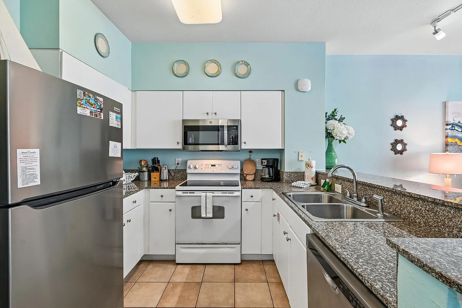 2 bed, 2.0 bath, 1184 sqft, $3,981 — Photo 4