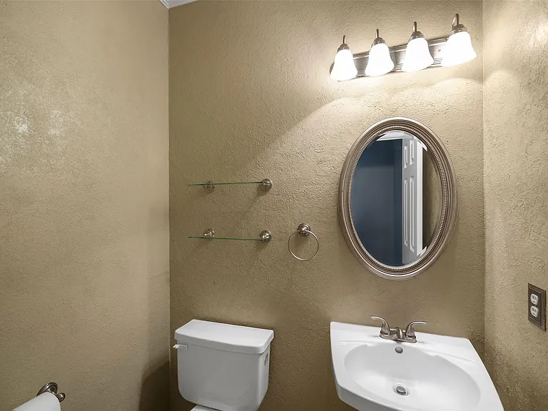 7914 Millbrook Dr — Photo 12