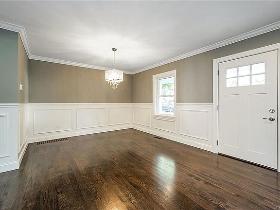 4th image of 39 Cypress Ln