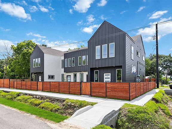 3rd image of 4562 Teton St #B