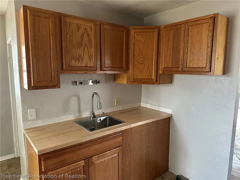 228 Magnolia Ave — Photo 15