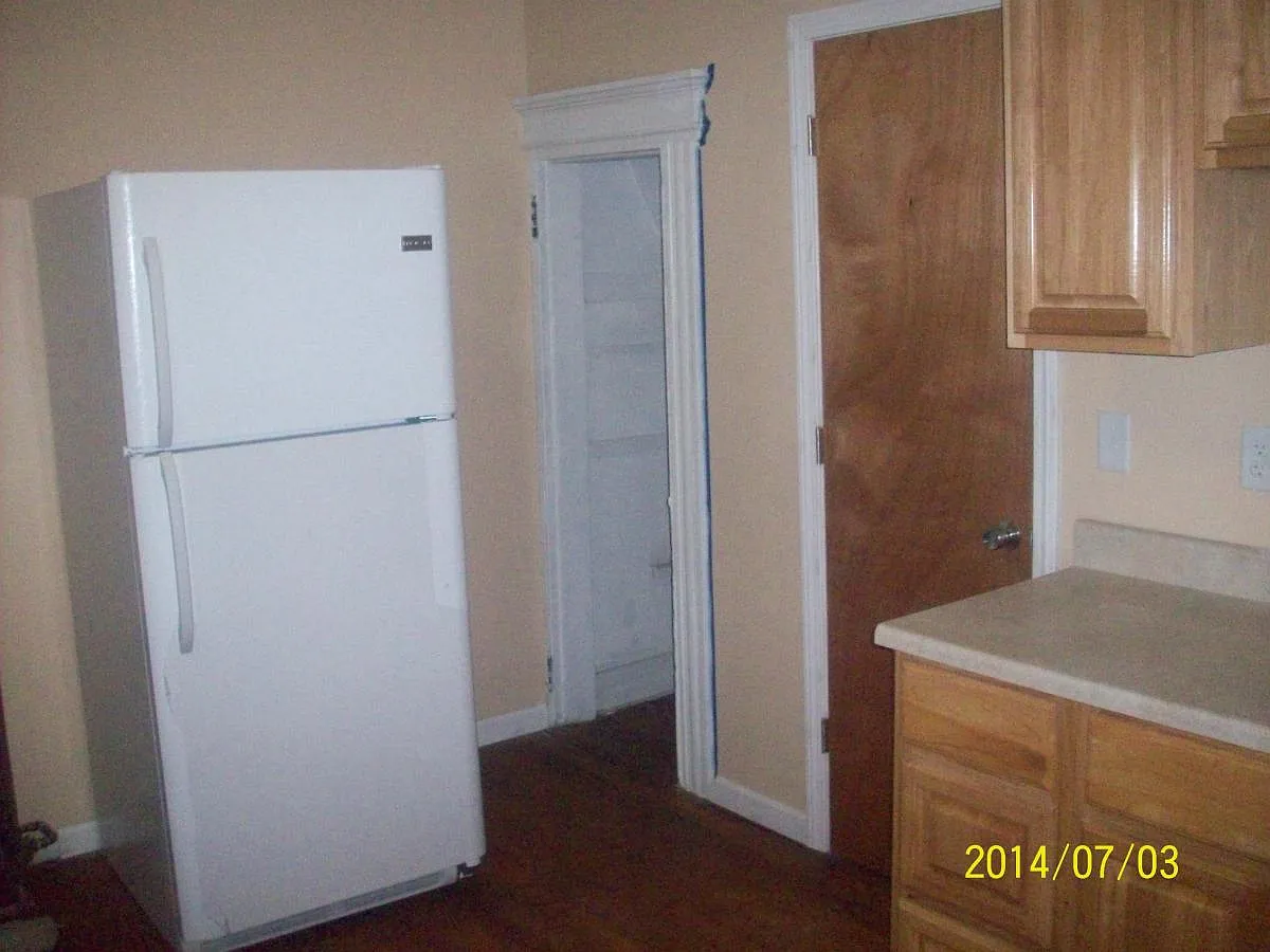 2 bed, 900 sqft, $1,400 — Photo 4