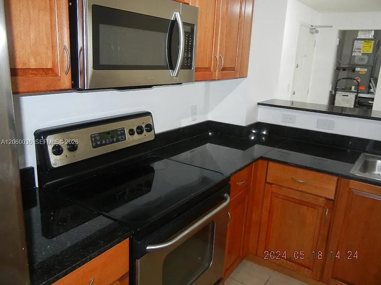215 SW 42nd Ave #1007 — Photo 19