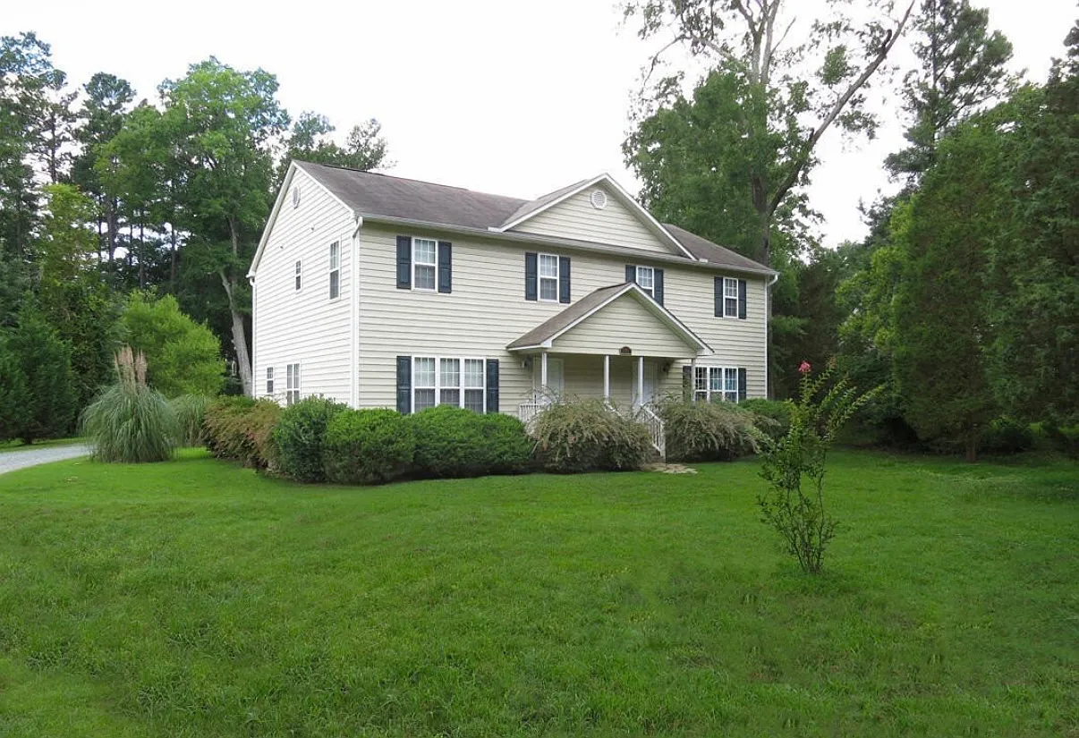 3 bed, 1584 sqft, $2,114 — Photo 2