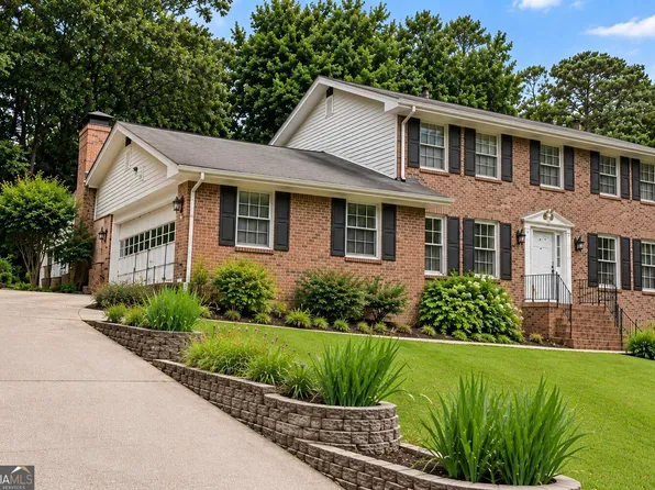 1683 Oak Ridge Cir SW, Stone Mountain, GA 30087