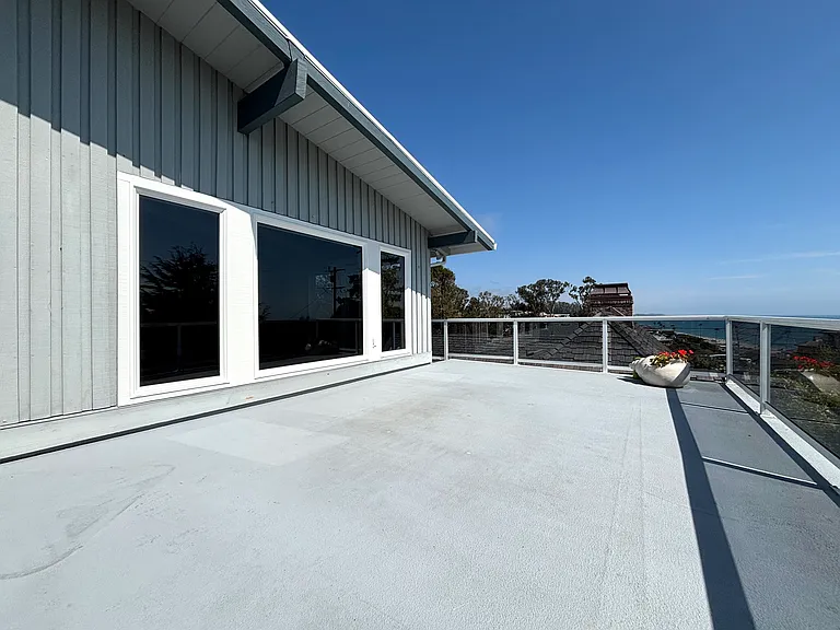 653 Bayview Dr — Photo 15