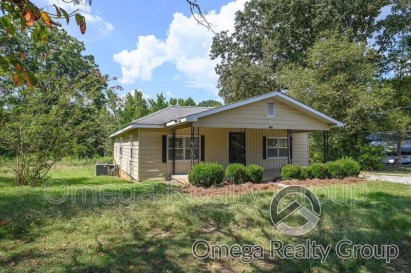 3 bed, 2.0 bath, 1552 sqft, $1,375 — Photo 4