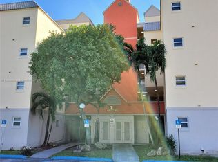 8255 Lake Dr APT 402, Doral, FL 33166