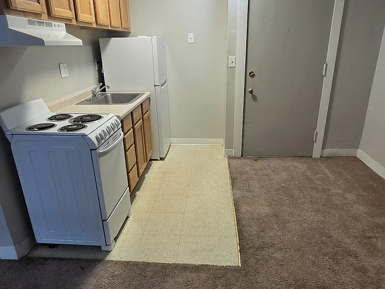 7th Place Apartments — Photo 42