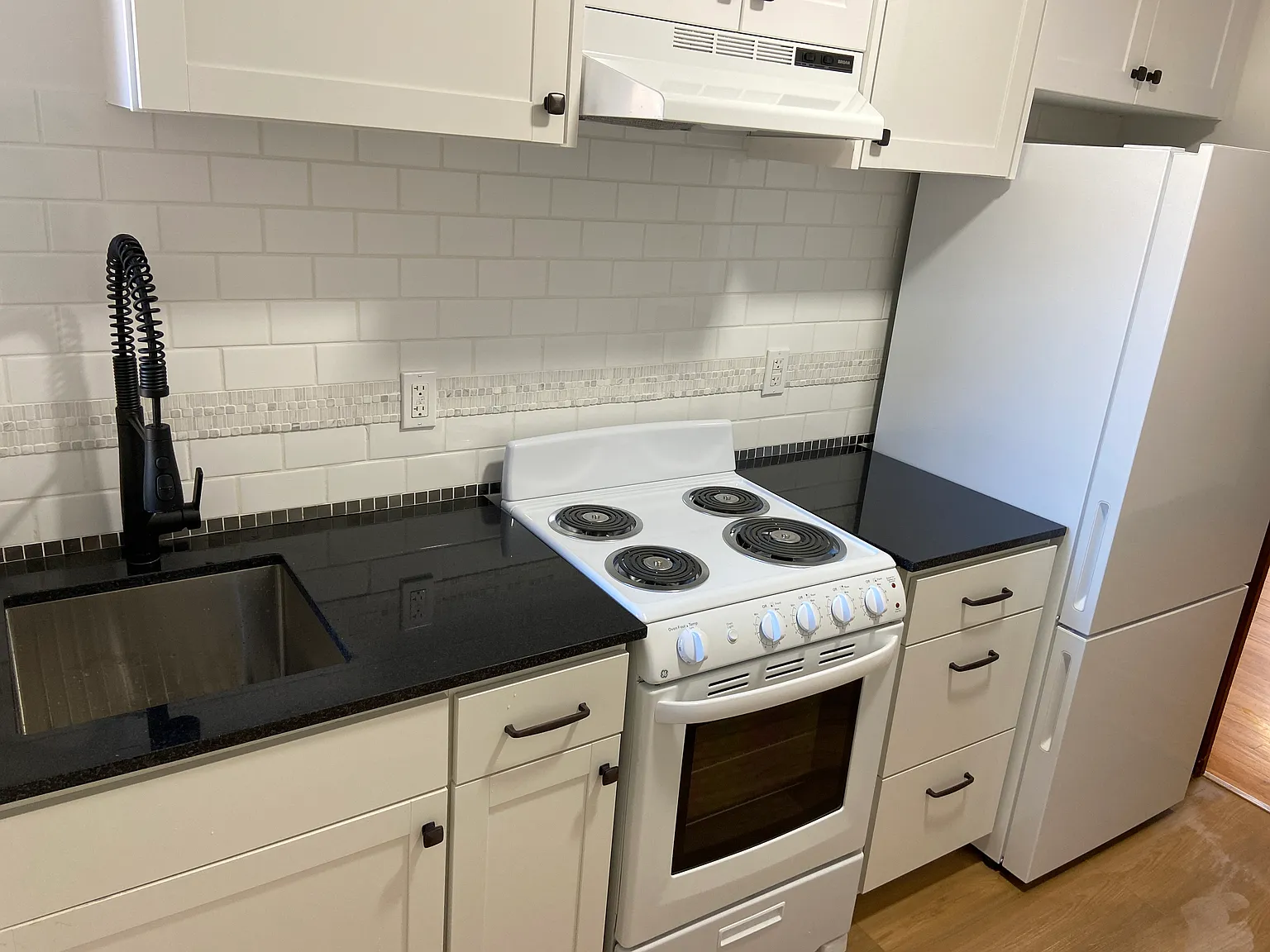 1 bed, 750 sqft, $1,950 — Photo 4