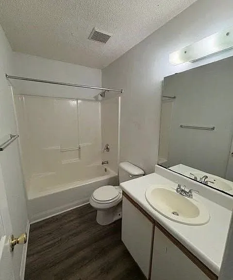 2001 Tower Pl #C — Photo 1