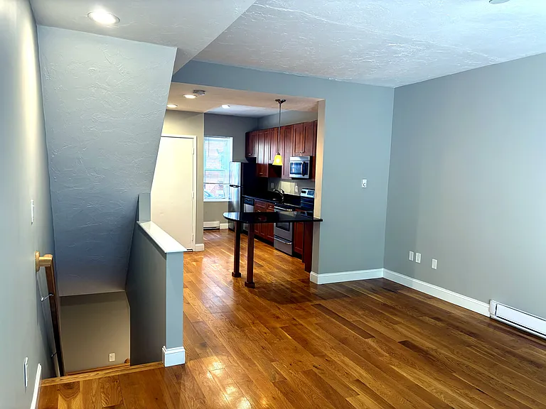 40 Medford St #1A — Photo 5