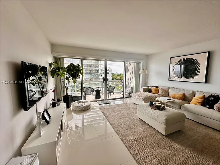 2451 Brickell Ave #10C — Photo 2