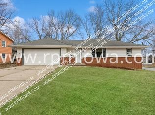 1402 Linden Dr, Ames, IA 50010