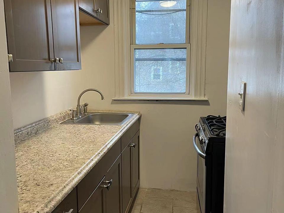1st image of 43 Farragut Ave #2