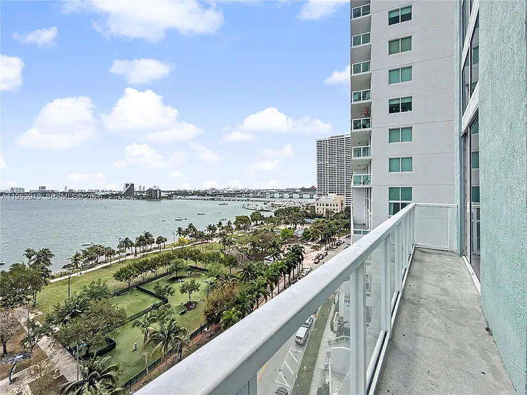 1900 N Bayshore Dr #3811 — Photo 18