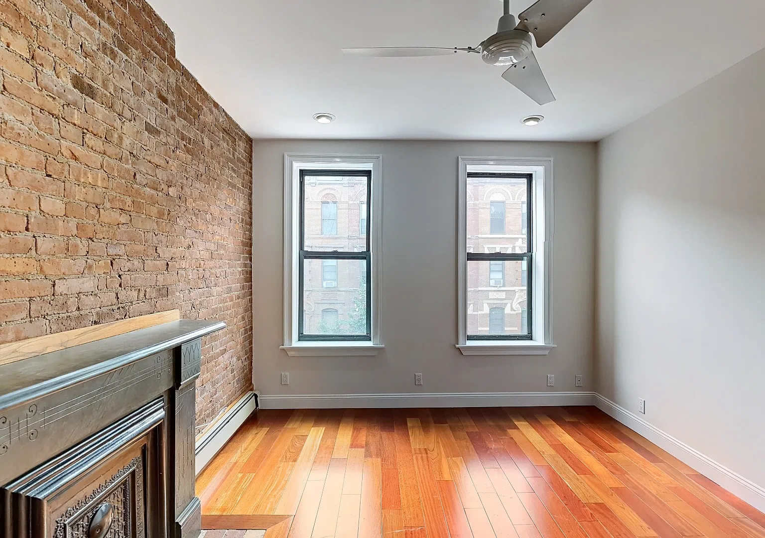 118 Bedford Avenue — Photo 2