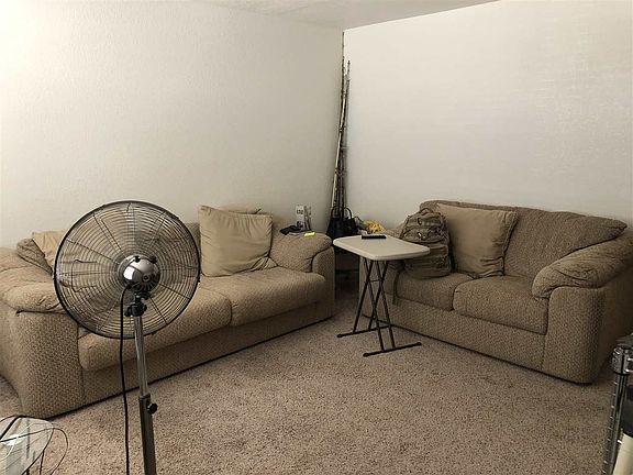 2nd image of 173 E Los Cerros St