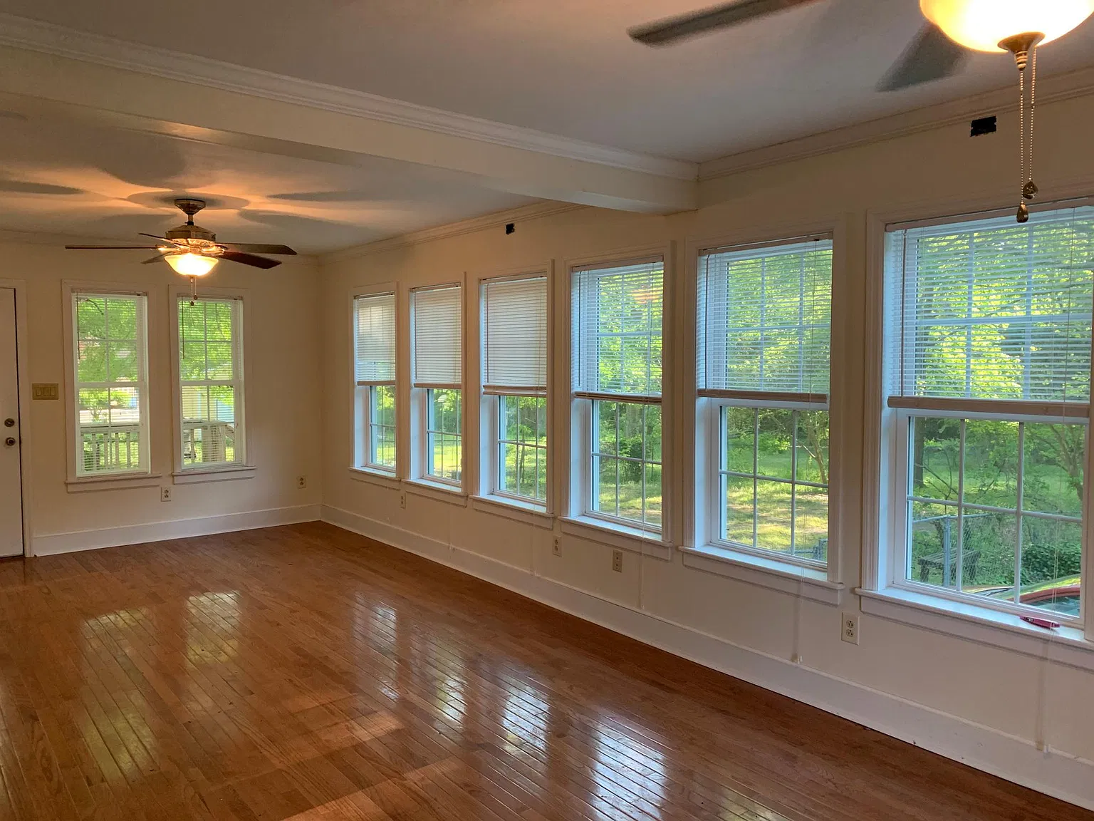 3 bed, 1931 sqft, $2,350 — Photo 2