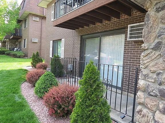 2nd image of 10508 Highland Rd #1D