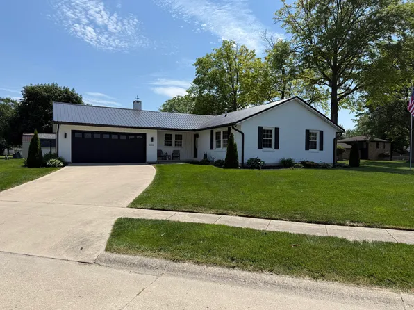 1012 Canterbury Dr, Celina, OH 45822