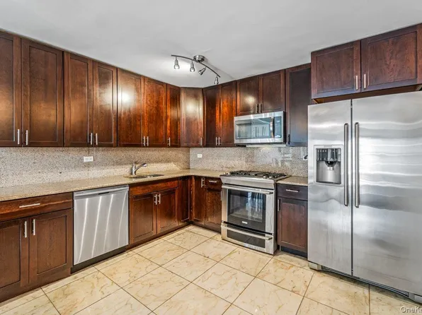 18-05 215 Street #11K, Bayside, NY 11360