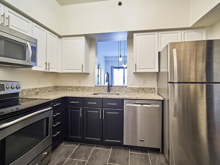 505 E Braddock Rd #702 — Photo 3