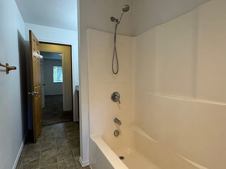 1512 Brook Ct — Photo 16
