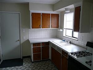 2nd image of 31B N Westmoor Ave