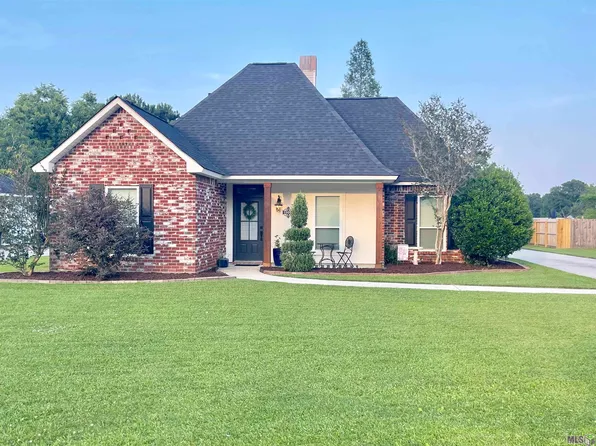10054 River Run Estates Dr, Saint Amant, LA 70774