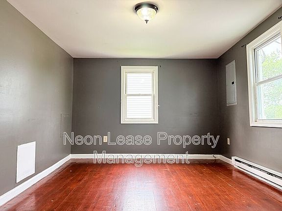 5th image of 409 N Church St #B