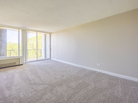 5th image of 1043 S York Rd APT 407