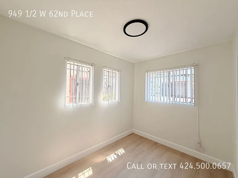 949 1/2 W 62nd Pl — Photo 13