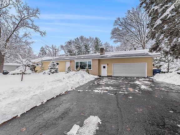 2nd image of 718 Indian Trail Blvd