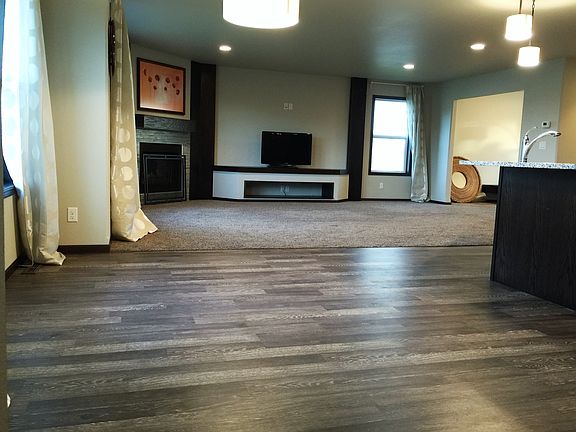 5th image of 3645 6th St E