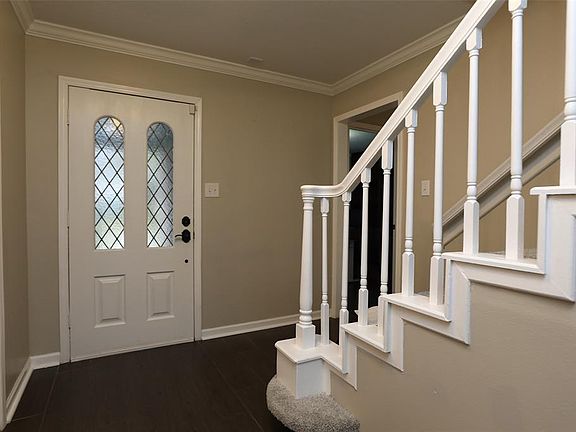 5th image of 11707 Gardenglen Dr