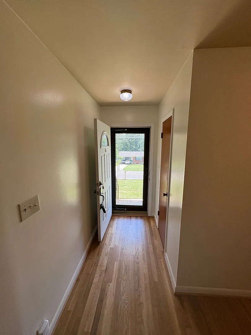 For Rent — Photo 2