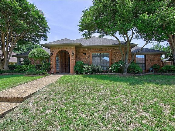 3rd image of 2304 Evergreen Dr