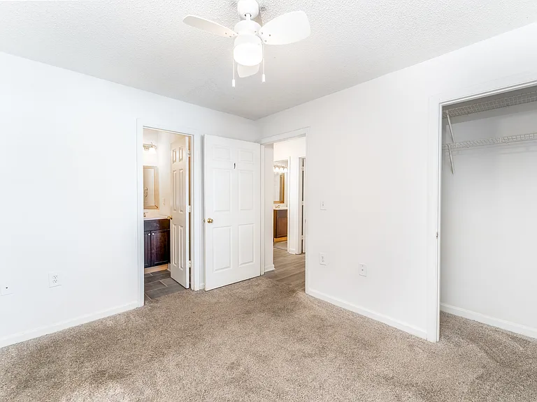 Reynolds Place Apartments — Photo 85
