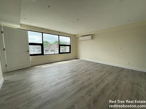1028 Commonwealth Ave Photo 1