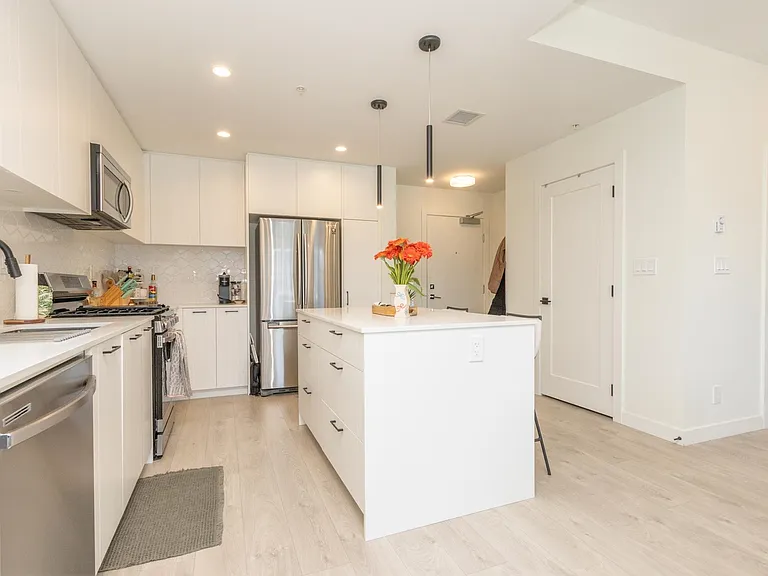 20052 83a Ave #603 — Photo 4
