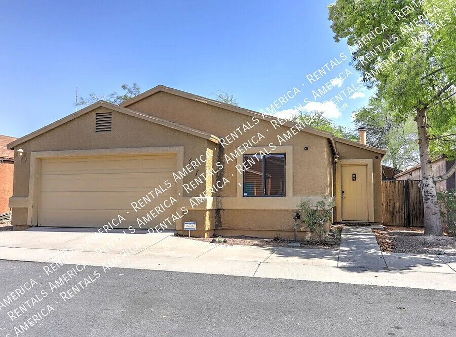 441 E Geronimo Bluff Loop