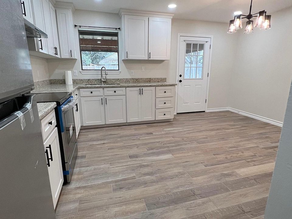 1st image of 2436 N 31st St