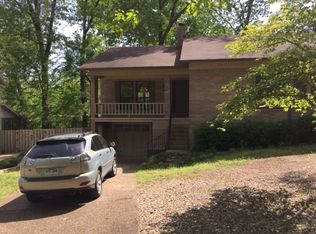 2210 Oakwood Ave, Bentonville, AR 72712