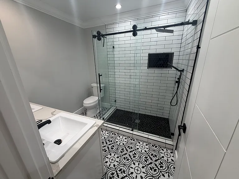 8427 San Carlos Ave — Photo 2