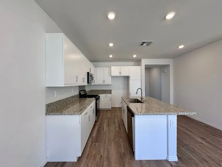 30045 Sunset Pier Dr — Photo 10