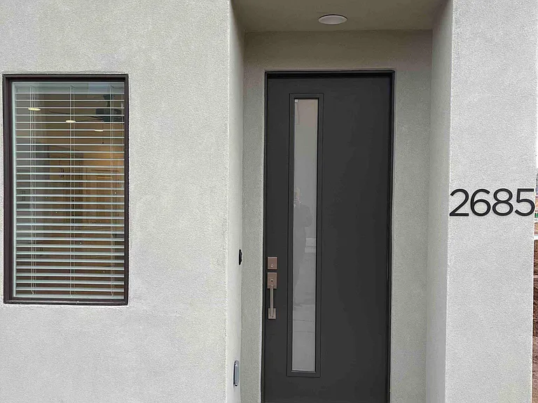 2685 E Wake Forest Ln — Photo 2