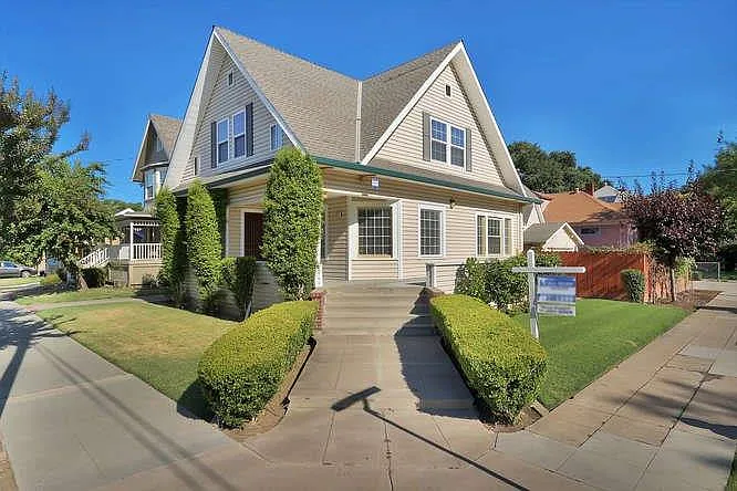 301 W Vine St photo 1