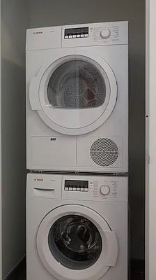 Rented by Lisa Management | media 28